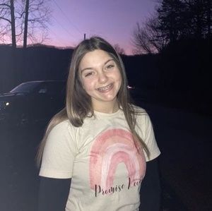 Meet your Posher, Hali